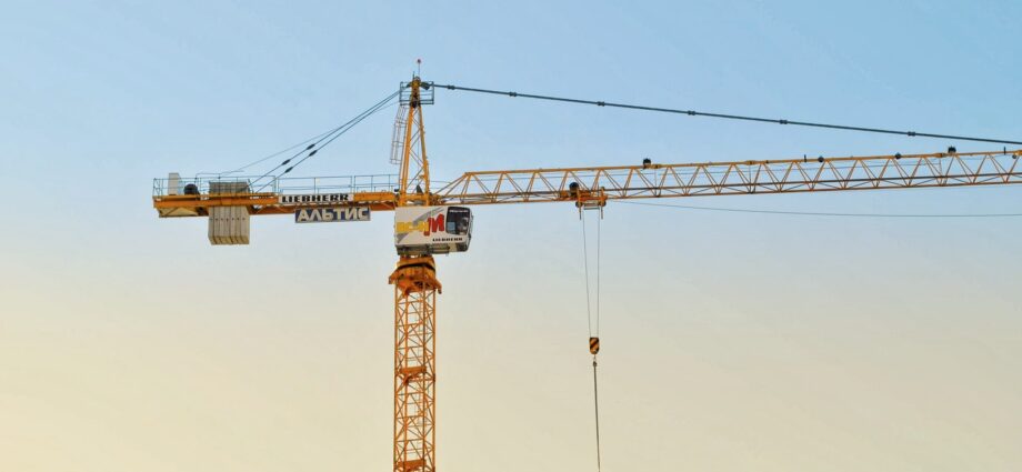 The Importance of Quality Rigging Equipment in Heavy Lifting Projects